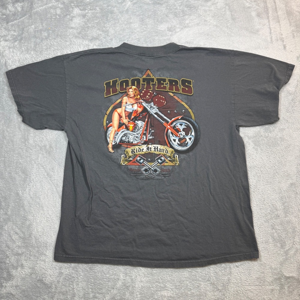 VTG Hooters Graphic T Shirt Mens XL Gray Faded Distressed Biker Ride It Hard Y2K